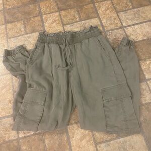 Abercrombie and Fitch light cargo joggers